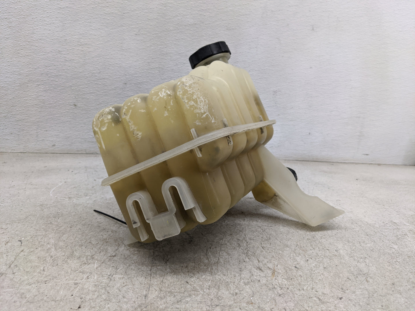 2005-2015 Nissan Armada Radiator Coolant Overflow Expansion Tank Bottle 1481110 - Oemusedautoparts1.com