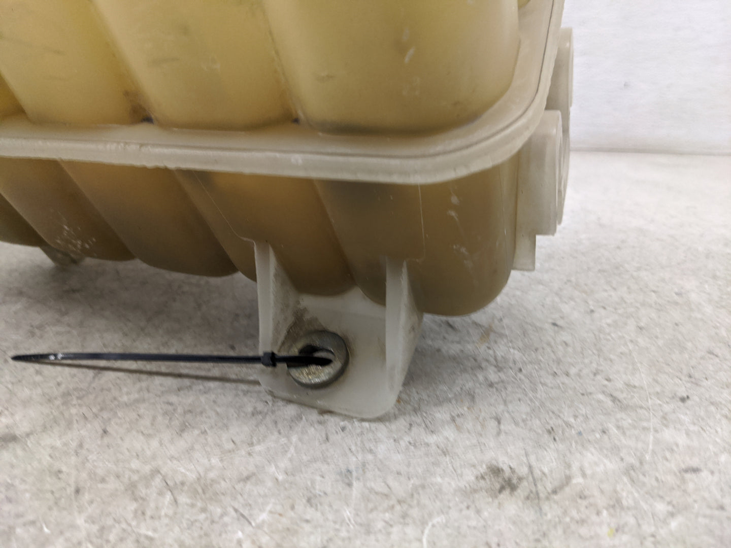 2005-2015 Nissan Armada Radiator Coolant Overflow Expansion Tank Bottle 1481110 - Oemusedautoparts1.com