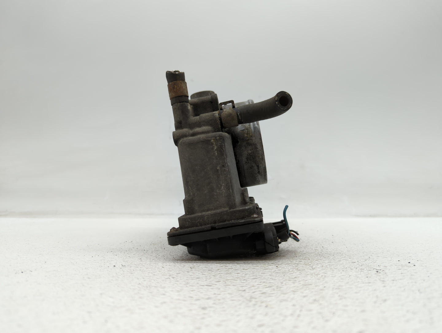 2005-2012 Nissan Armada Throttle Body P/N:16119 7S000 A 16119 7S000 Fits OEM Used Auto Parts - Oemusedautoparts1.com