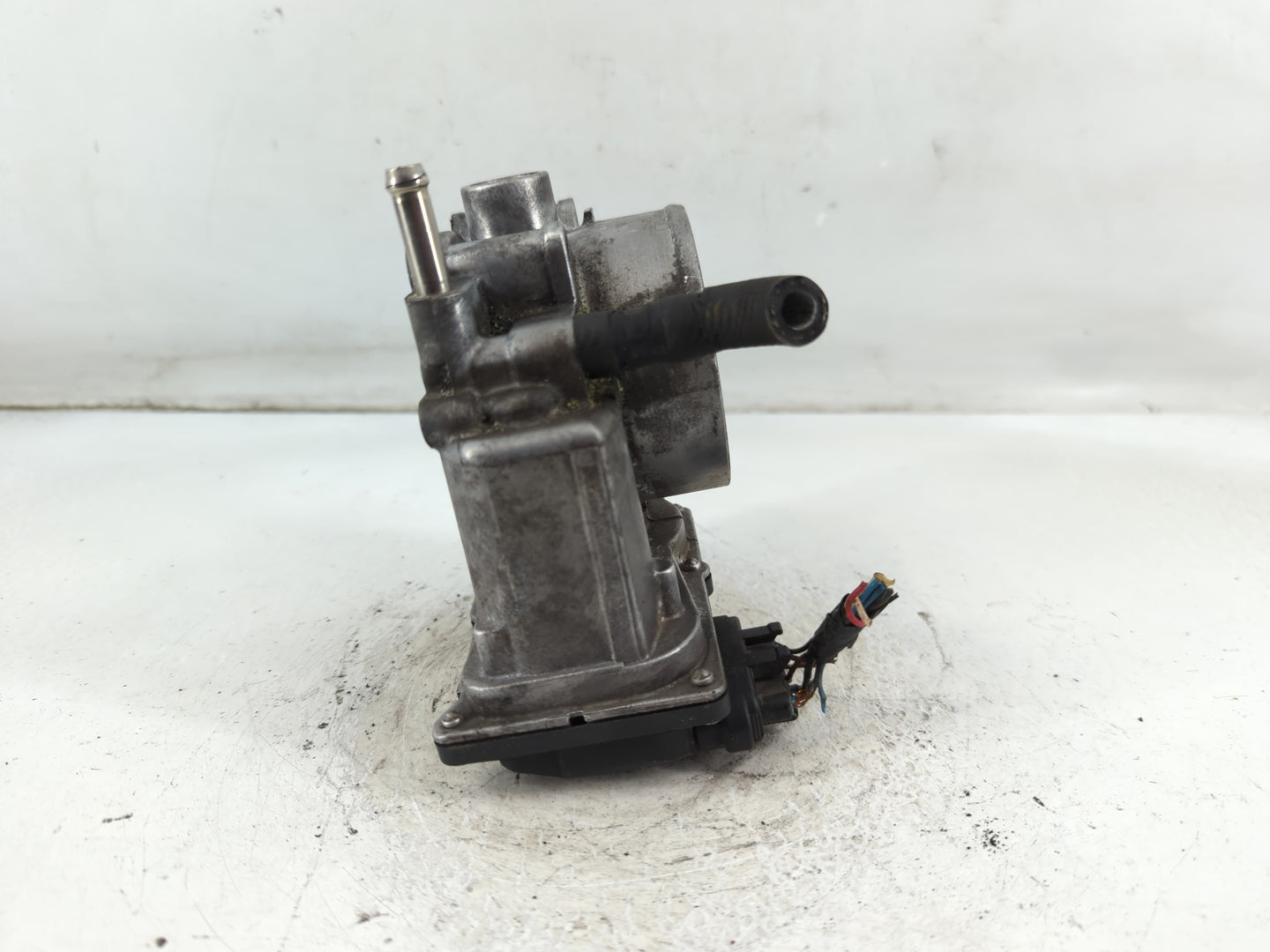 2005-2012 Nissan Armada Throttle Body P/N:16119 7S000 Fits Fits 2004 2005 2006 2007 2008 2009 2010 2011 2012 2013 2014 OEM U