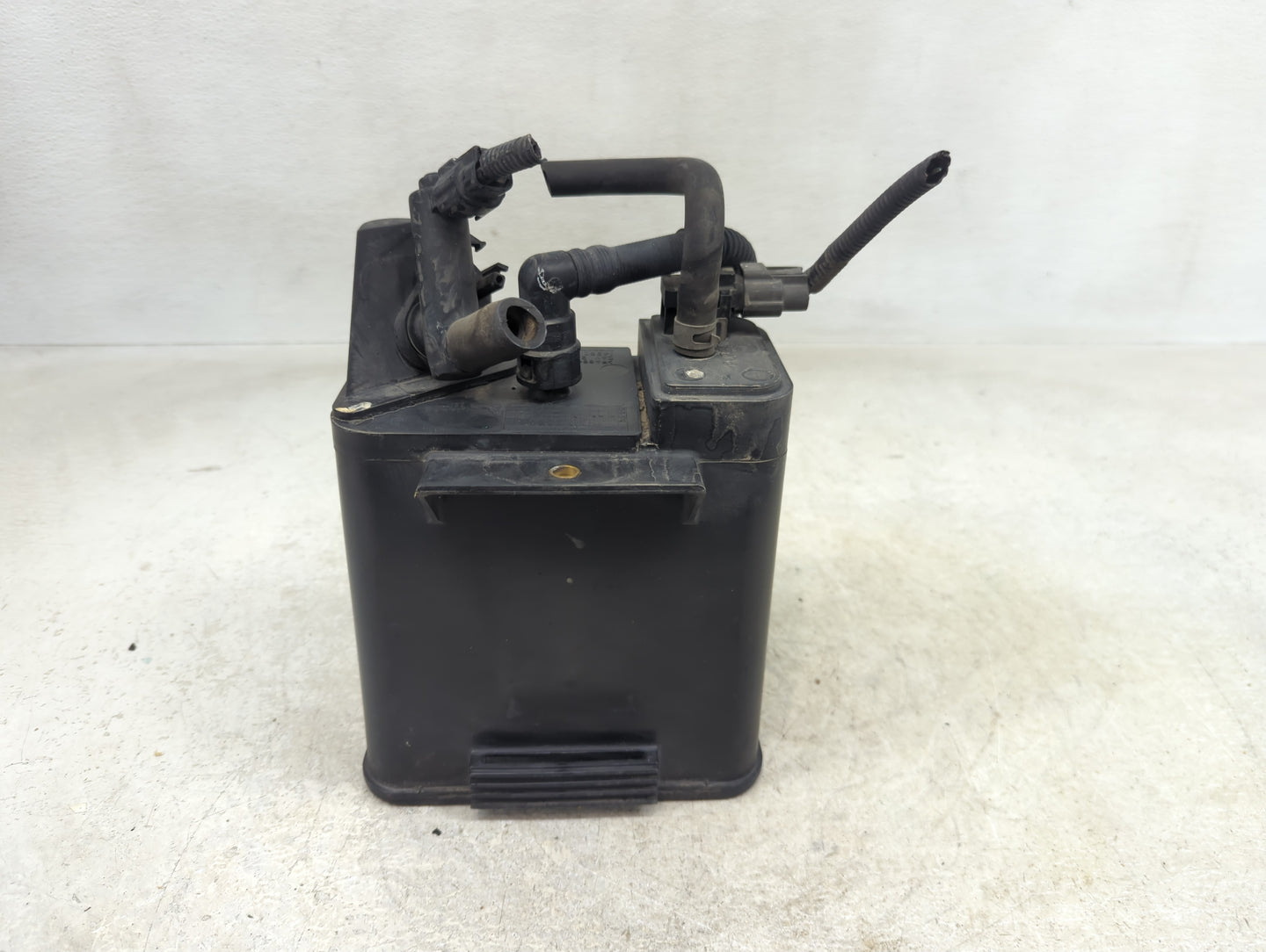 2005 Nissan Frontier Fuel Vapor Charcoal Canister - Oemusedautoparts1.com