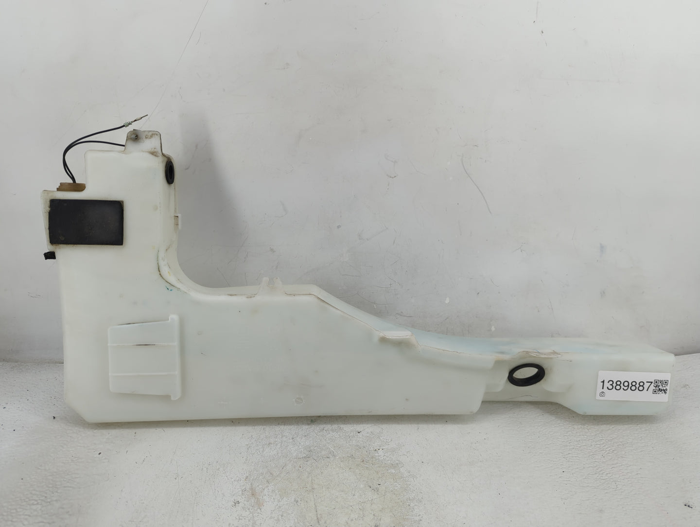 2005-2008 Nissan Frontier Windshield Washer Fluid Reservoir Bottle Oem - Oemusedautoparts1.com