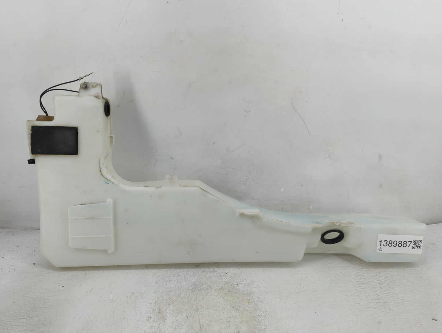 2005-2008 Nissan Frontier Windshield Washer Fluid Reservoir Bottle Oem - Oemusedautoparts1.com