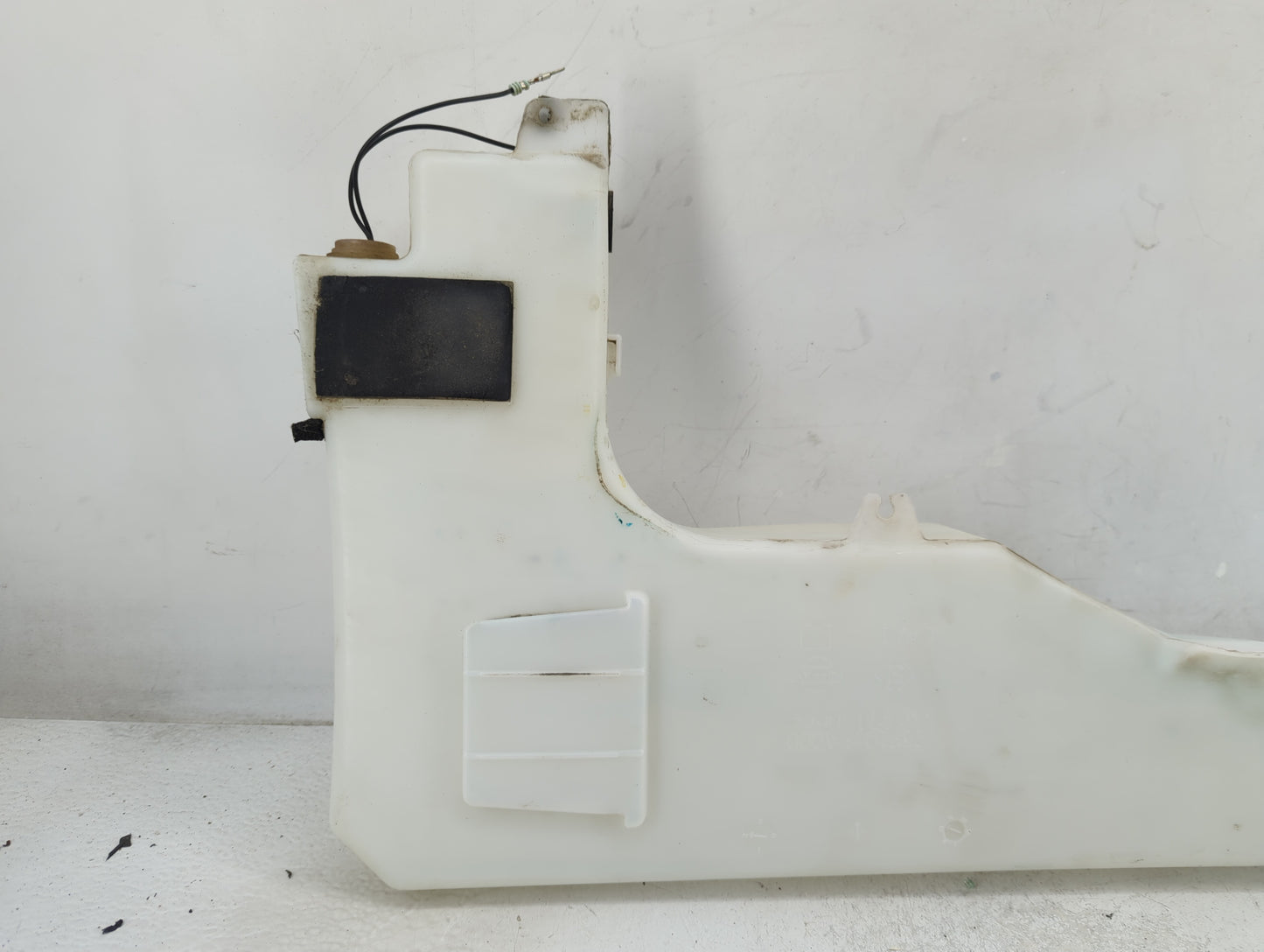 2005-2008 Nissan Frontier Windshield Washer Fluid Reservoir Bottle Oem - Oemusedautoparts1.com