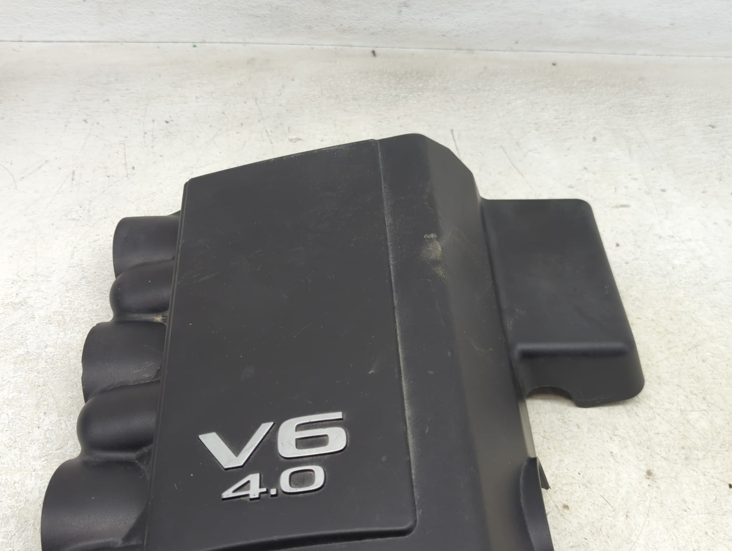 2005 Nissan Frontier Engine Cover - Oemusedautoparts1.com