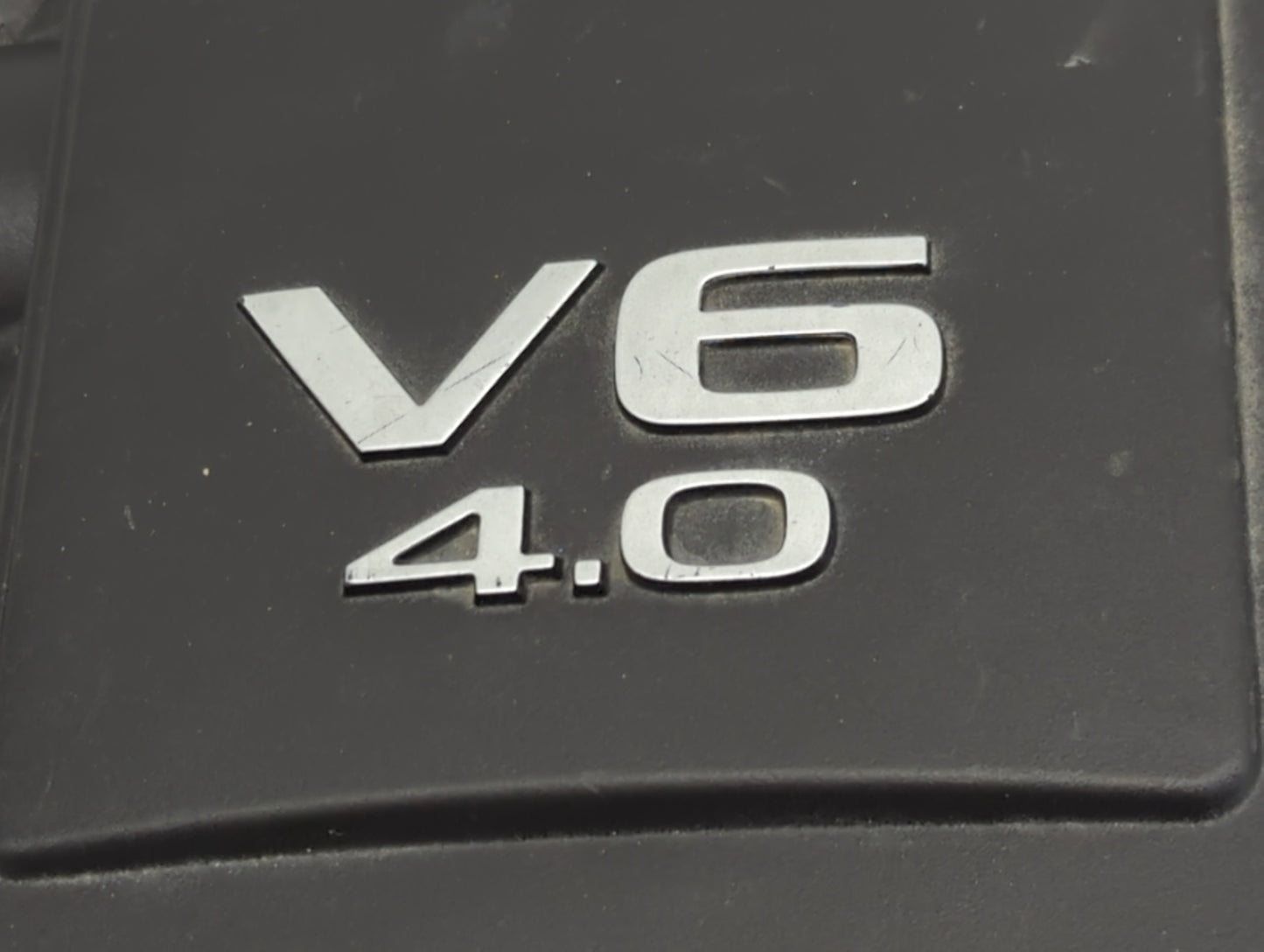 2005 Nissan Frontier Engine Cover - Oemusedautoparts1.com