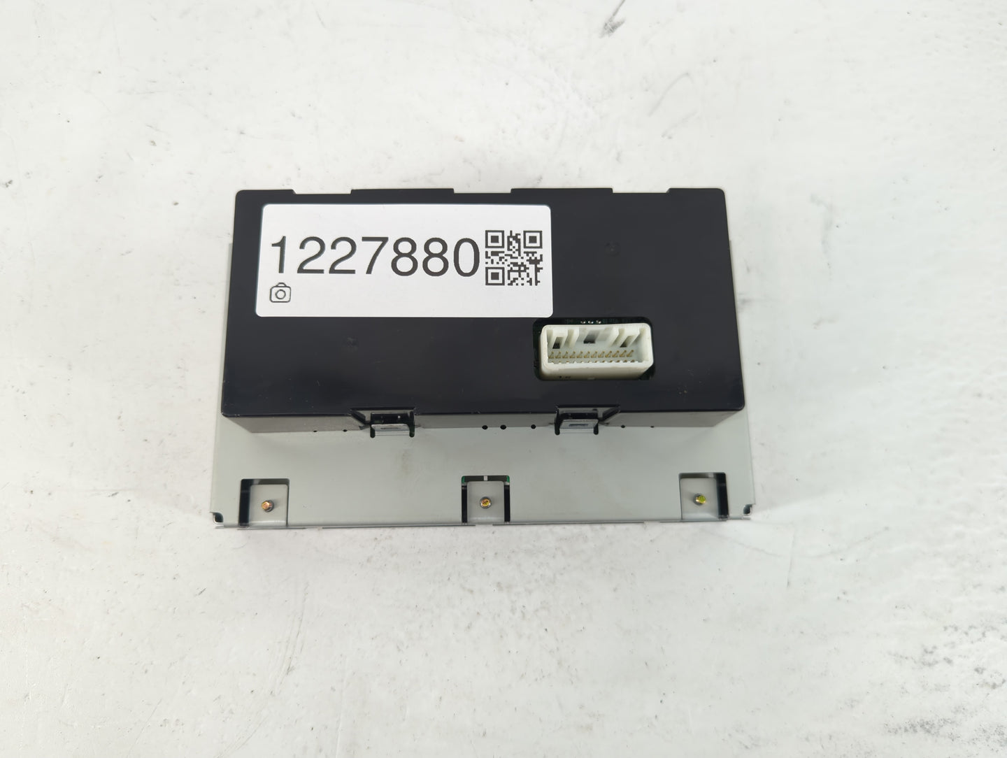 2004-2005 Nissan Maxima Information Display Screen - Oemusedautoparts1.com