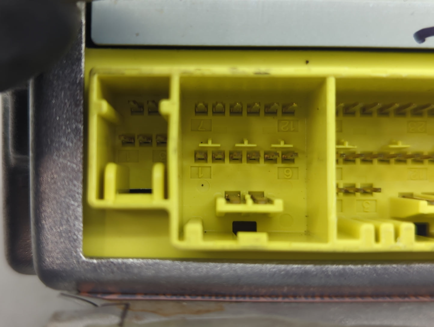 2004-2005 Nissan Maxima Chassis Control Module Ccm Bcm Body Control - Oemusedautoparts1.com