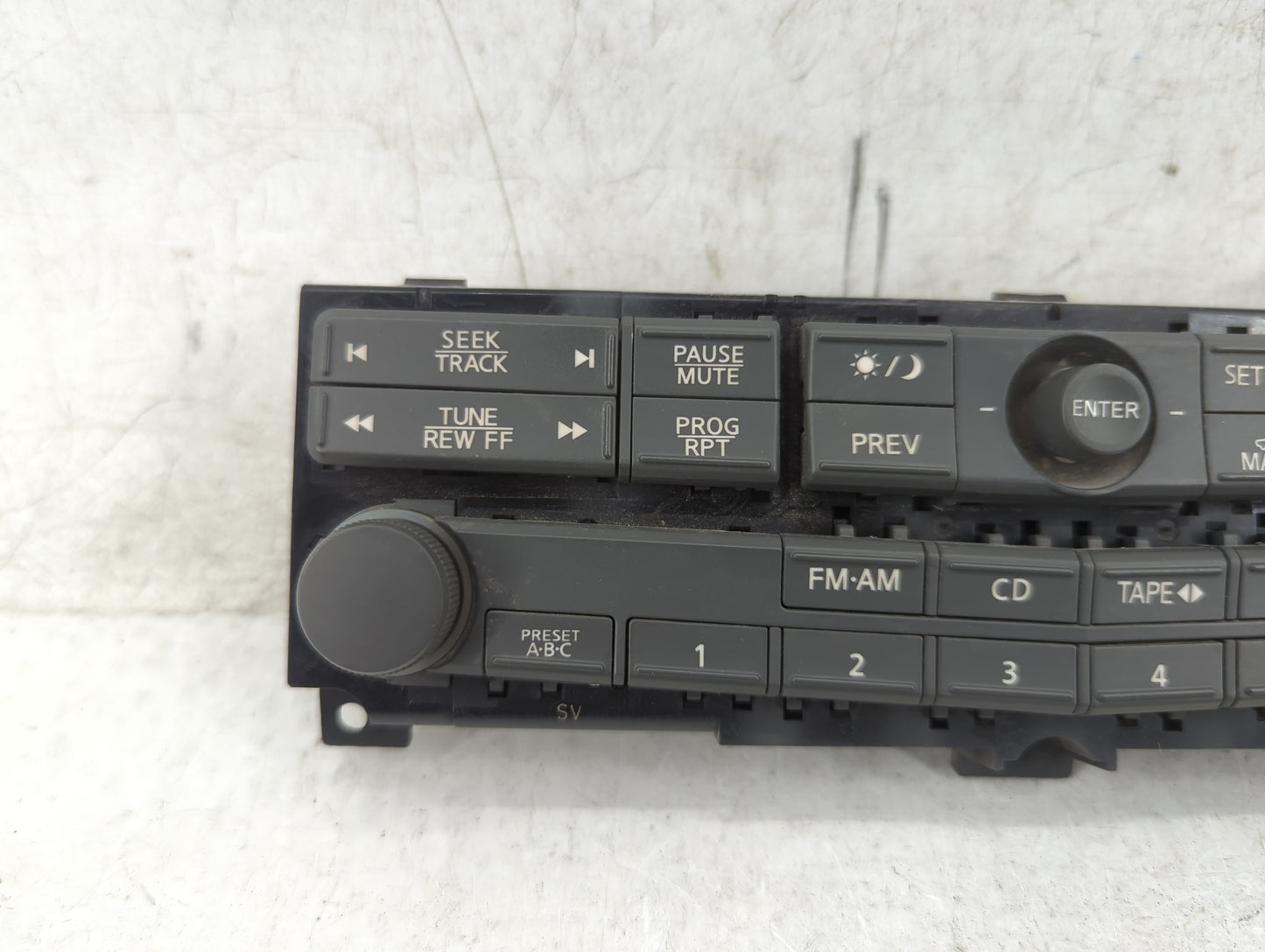 2004-2005 Nissan Maxima Radio AM FM Cd Player Receiver Replacement P/N:283957Y000 Fits Fits 2004 2005 OEM Used Auto Parts - 