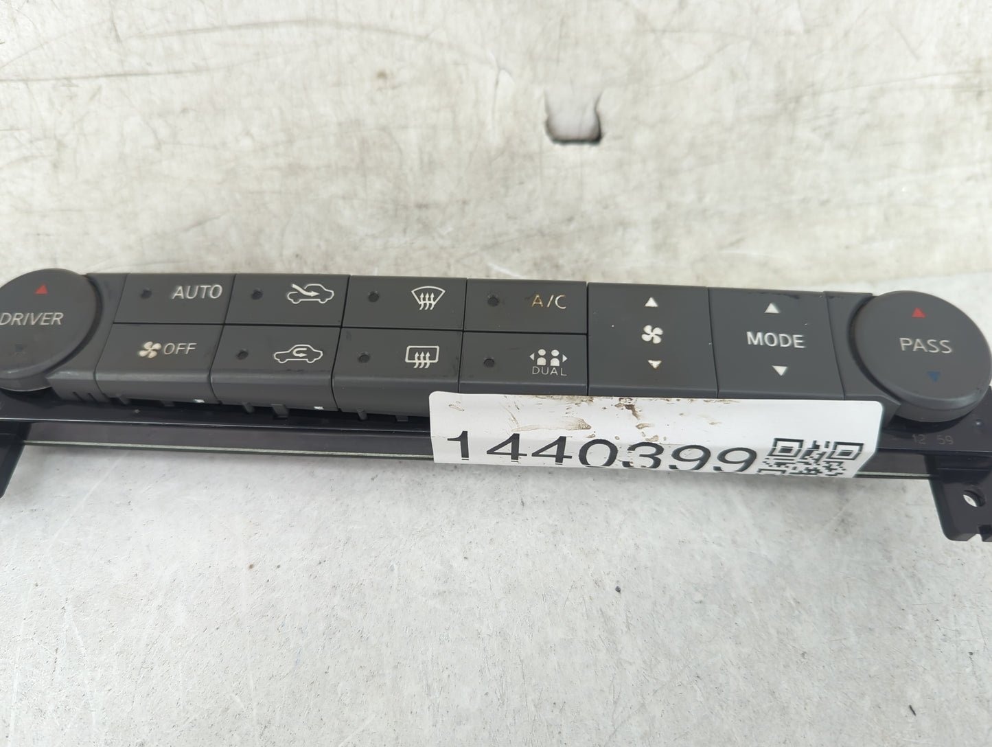 2004-2006 Nissan Maxima Climate Control Module Temperature AC/Heater Replacement P/N:27500-7Y000 Fits Fits 2004 2005 2006 OE