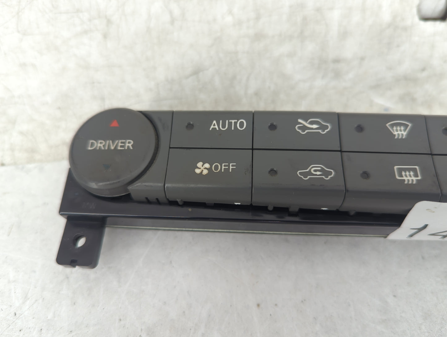 2004-2006 Nissan Maxima Climate Control Module Temperature AC/Heater Replacement P/N:27500-7Y000 Fits Fits 2004 2005 2006 OE