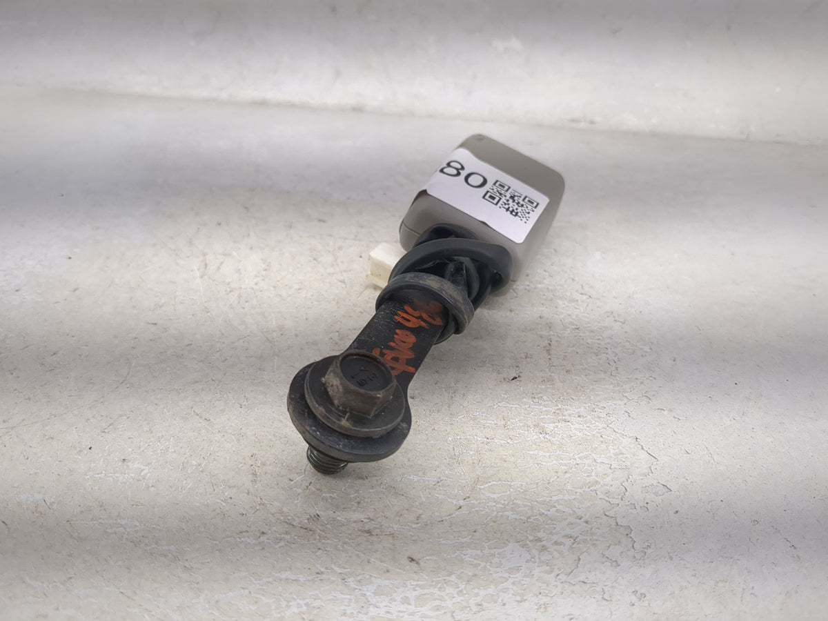2004-2008 Nissan Maxima Passenger Front Seatbelt Buckle Gray - Oemusedautoparts1.com