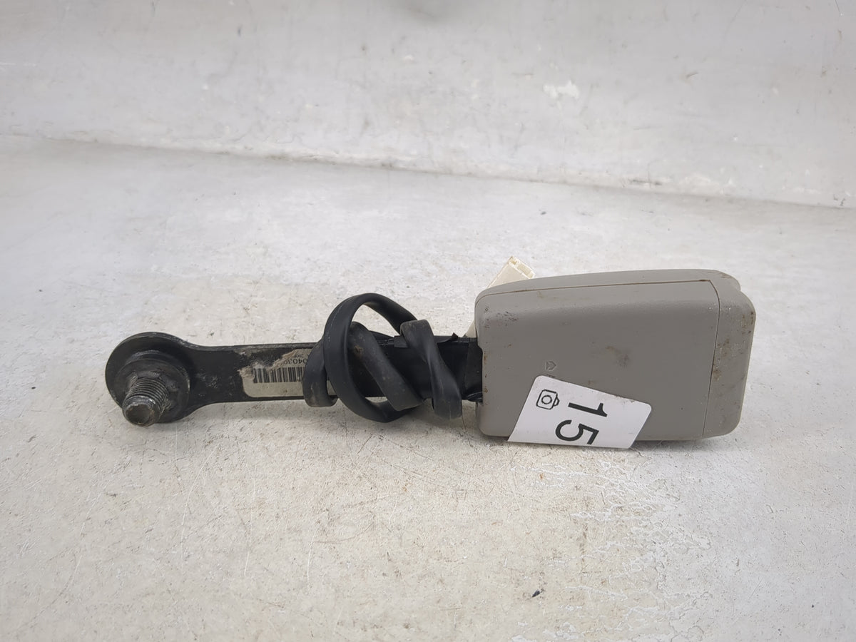2004-2008 Nissan Maxima Passenger Front Seatbelt Buckle Gray - Oemusedautoparts1.com