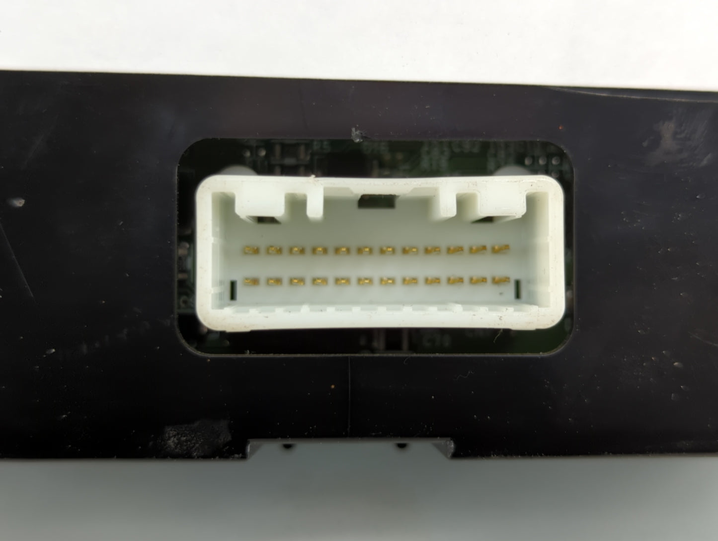 2004-2005 Nissan Maxima Information Display Screen - Oemusedautoparts1.com