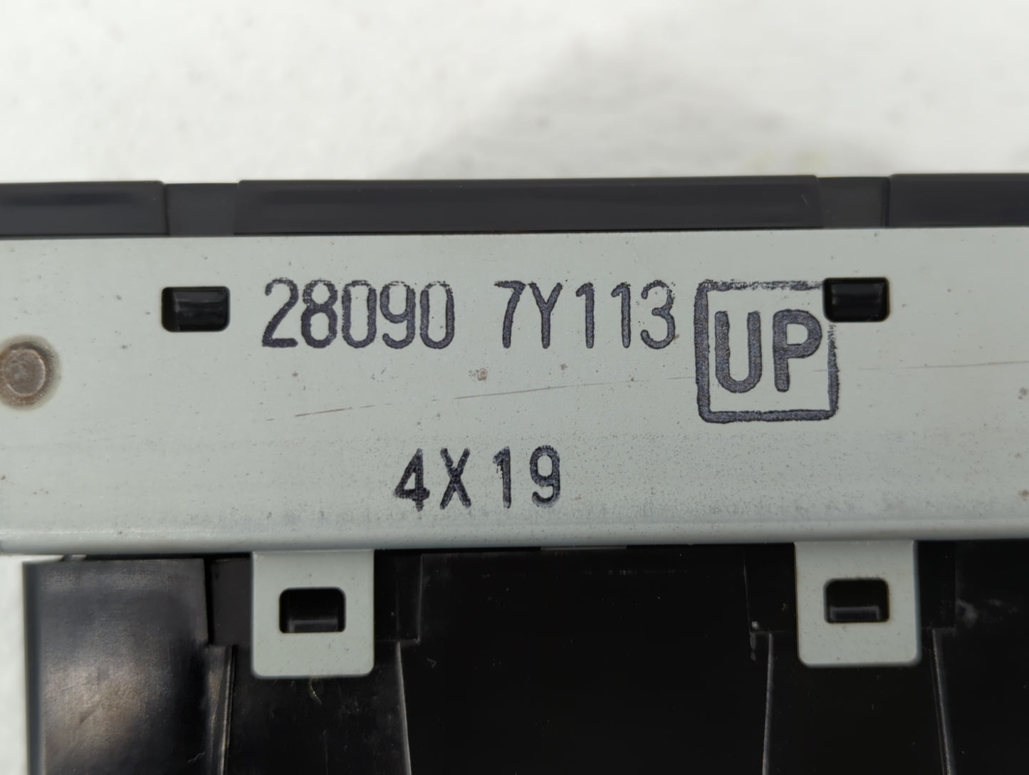 2004-2005 Nissan Maxima Information Display Screen - Oemusedautoparts1.com