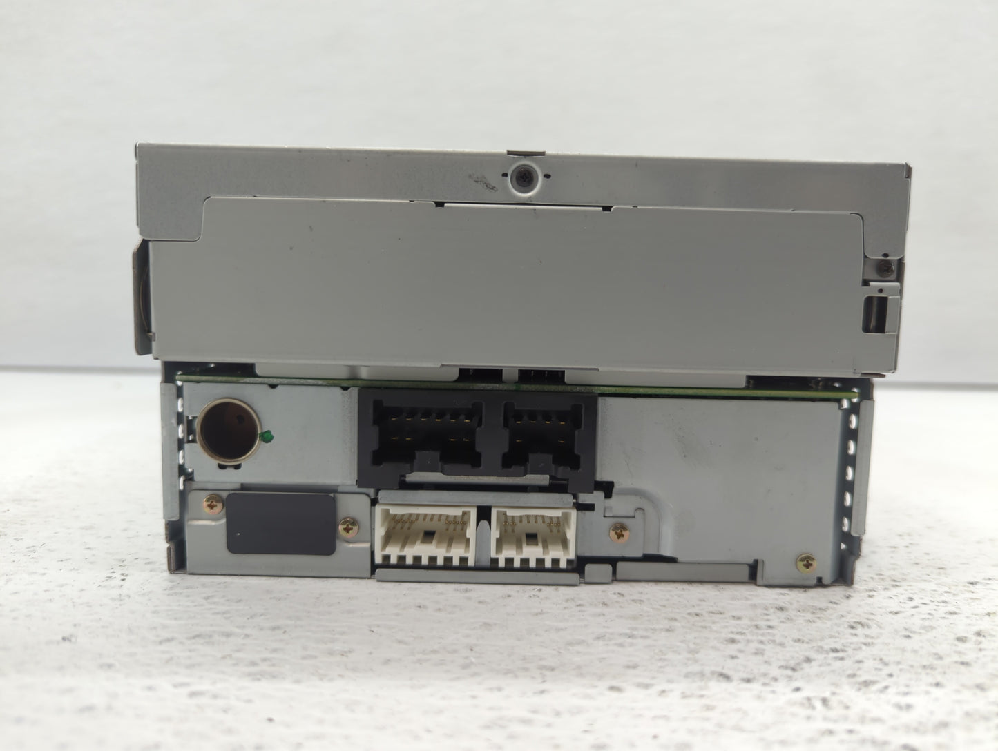 2005 Nissan Maxima Radio AM FM Cd Player Receiver Replacement P/N:28188 ZA31A 28188 ZA30A Fits OEM Used Auto Parts - Oemused