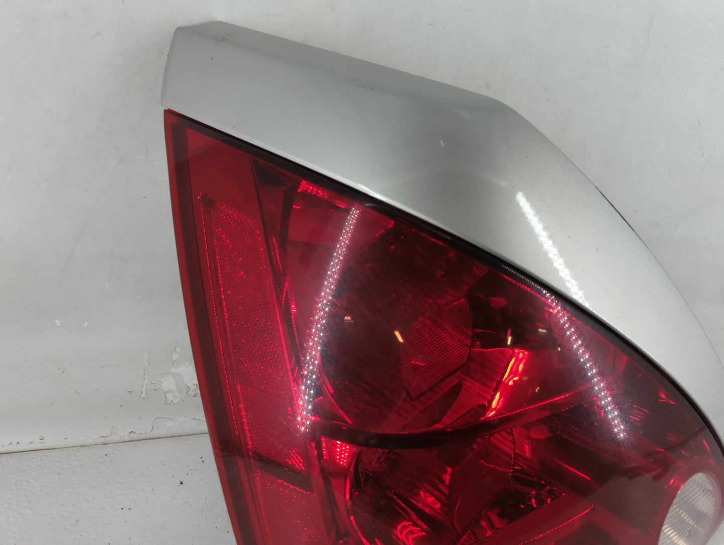 2004-2008 Nissan Maxima Rear Center Lid Brake Light Tail Light Fits Fits 2004 2005 2006 2007 2008 OEM Used Auto Parts - Oemu