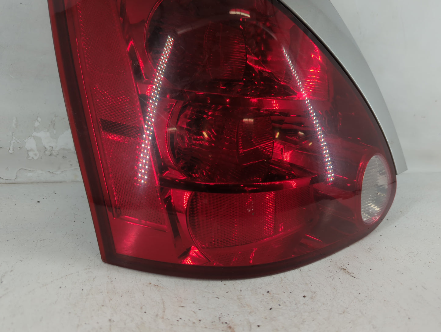 2004-2008 Nissan Maxima Rear Center Lid Brake Light Tail Light Fits Fits 2004 2005 2006 2007 2008 OEM Used Auto Parts - Oemu