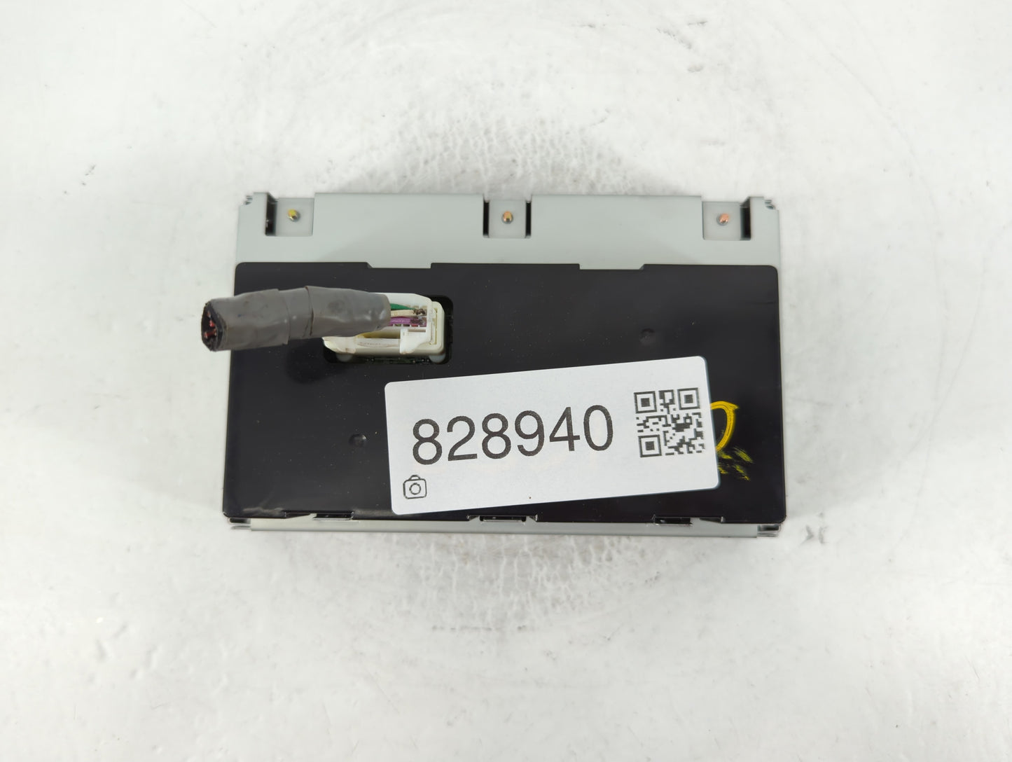 2004-2005 Nissan Maxima Information Display Screen - Oemusedautoparts1.com