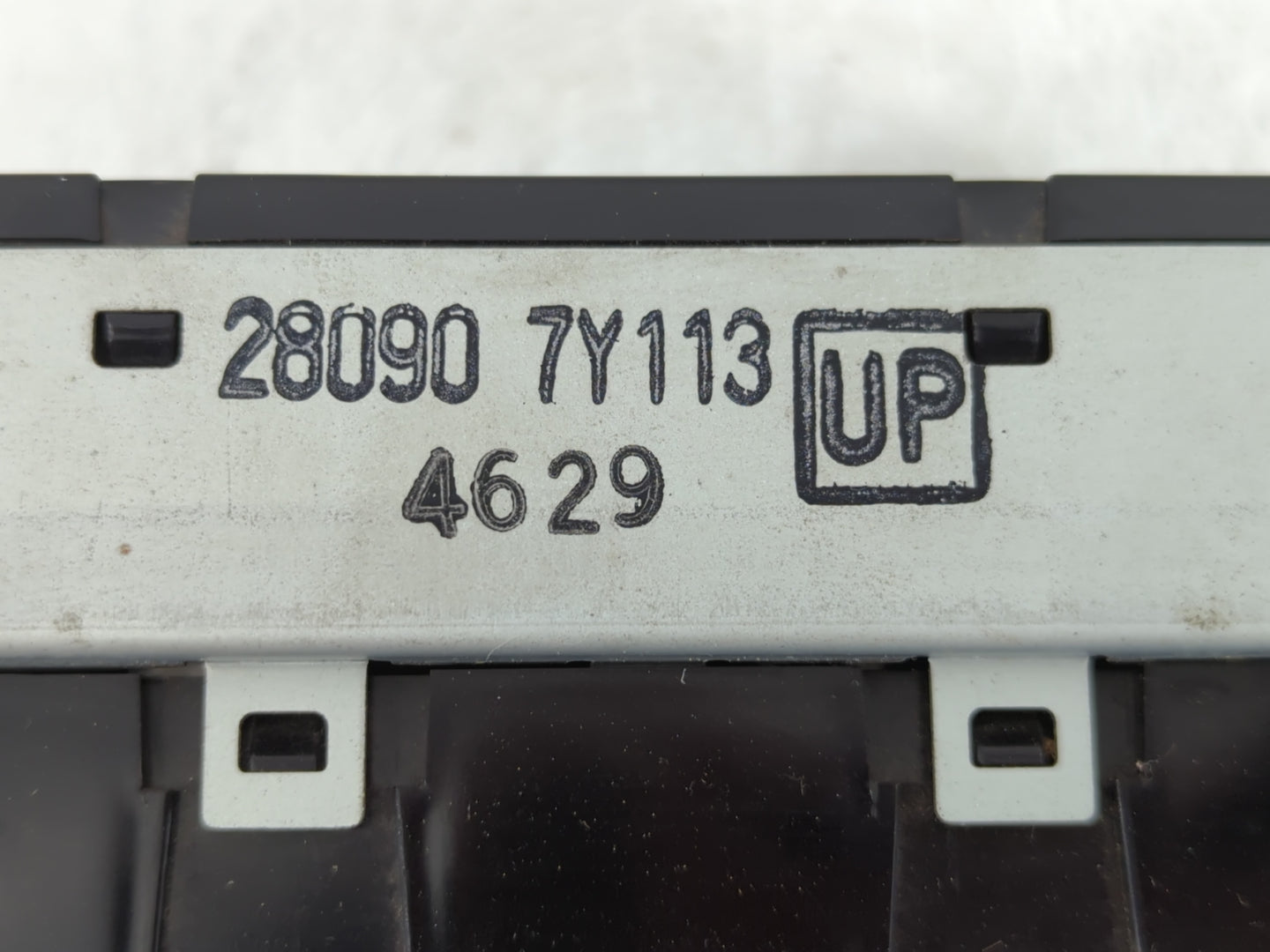 2004-2005 Nissan Maxima Information Display Screen - Oemusedautoparts1.com