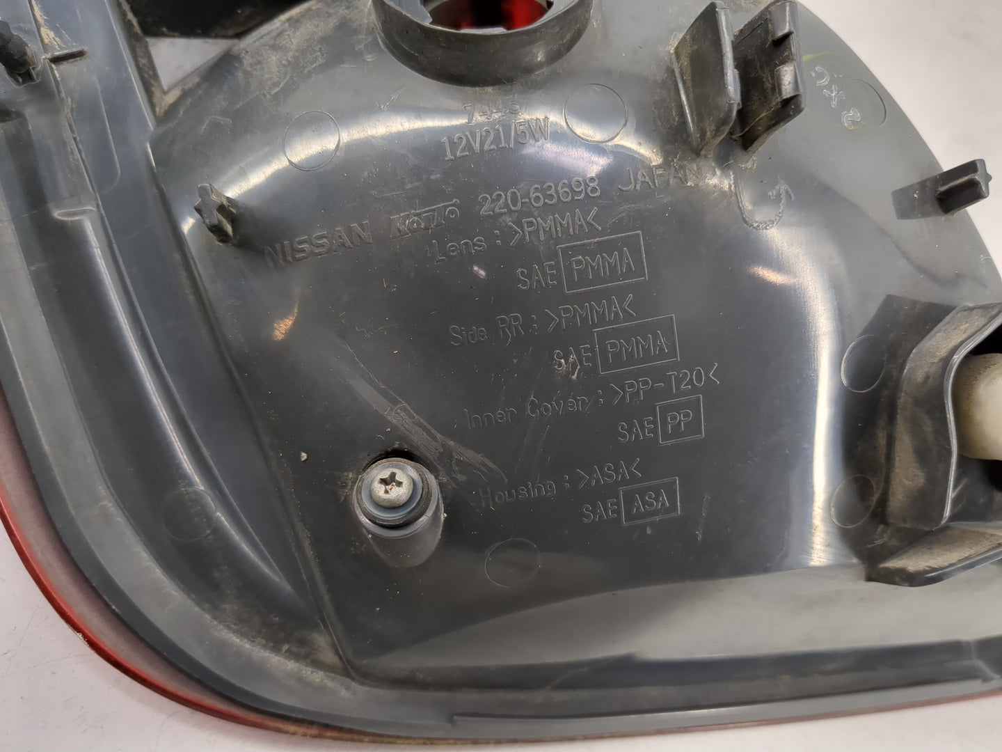 2003-2005 Nissan Murano Tail Light Assembly Passenger Right OEM P/N:220-63698 Fits Fits 2003 2004 2005 OEM Used Auto Parts -