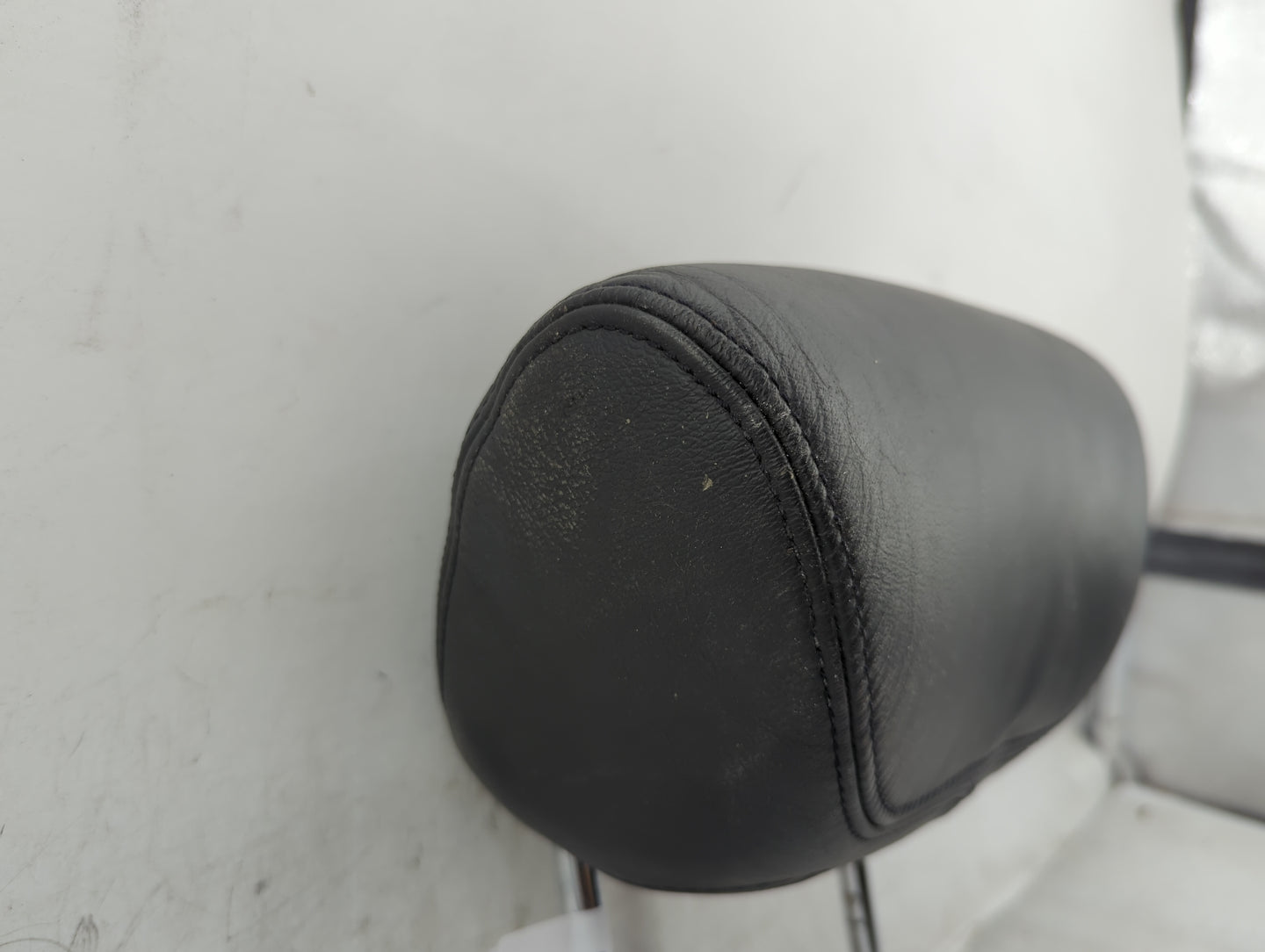 2005 Nissan Murano Headrest Head Rest Front Driver Seat Black - Oemusedautoparts1.com