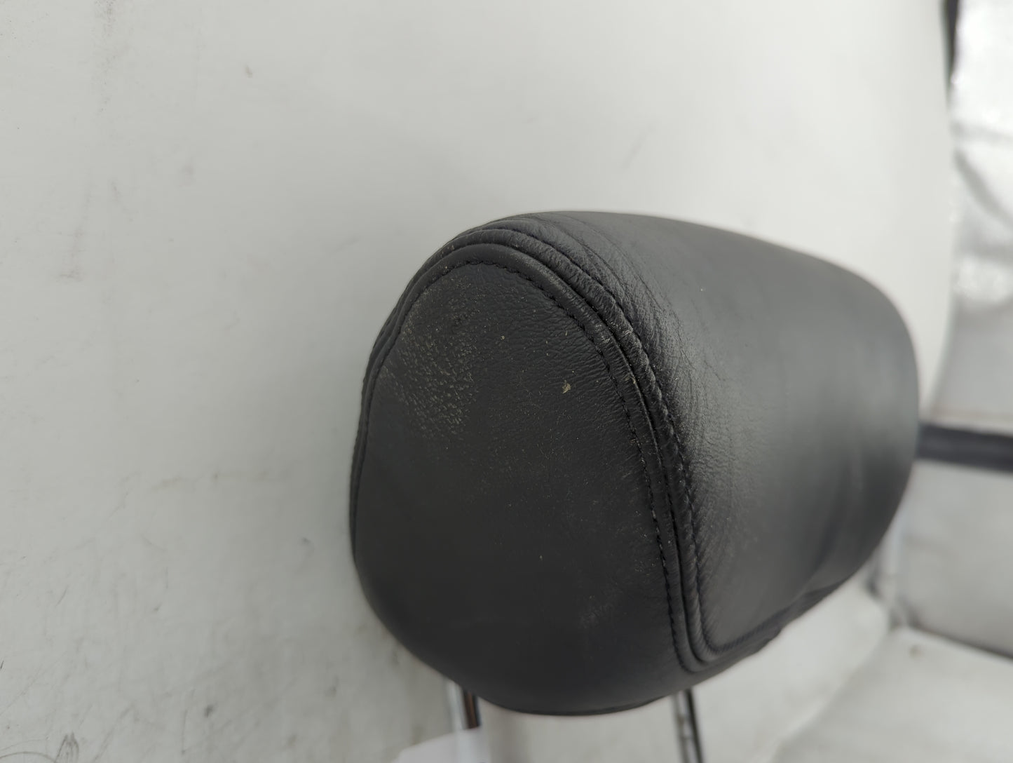 2005 Nissan Murano Headrest Head Rest Front Driver Seat Black - Oemusedautoparts1.com
