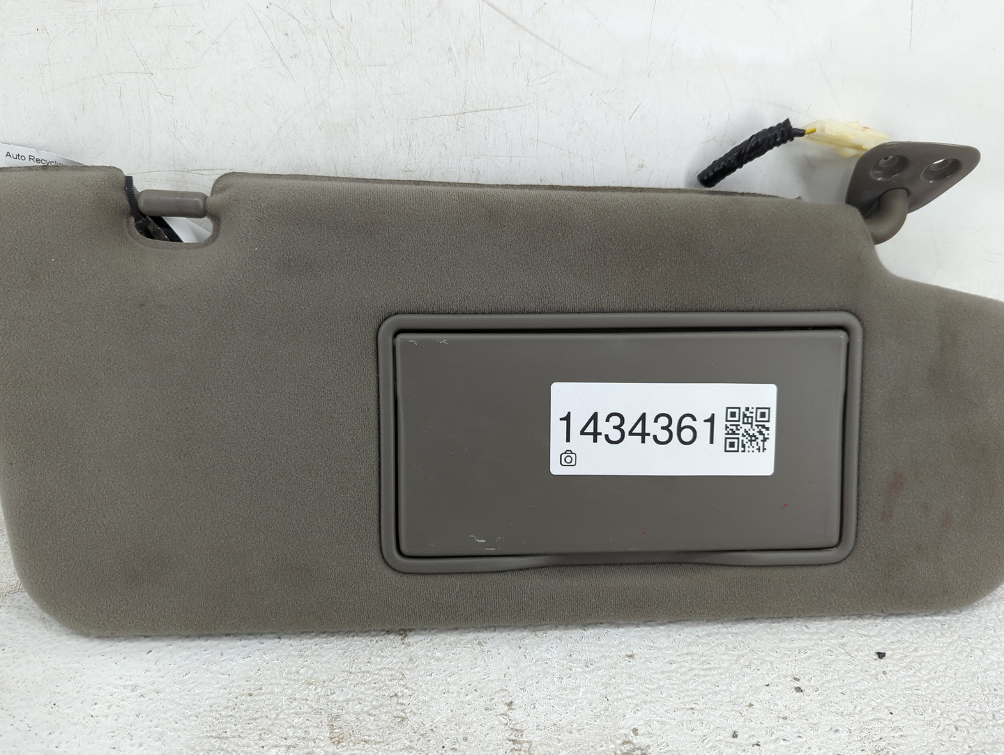 2003-2005 Nissan Murano Sun Visor Shade Replacement Passenger Right Mirror Fits Fits 2003 2004 2005 OEM Used Auto Parts - Oe