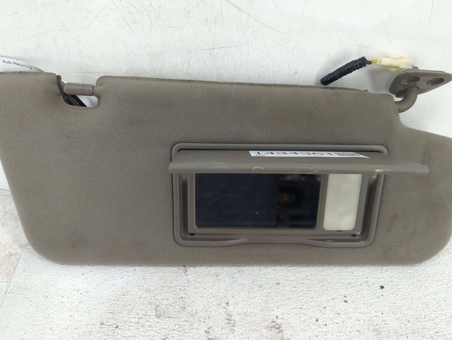 2003-2005 Nissan Murano Sun Visor Shade Replacement Passenger Right Mirror Fits Fits 2003 2004 2005 OEM Used Auto Parts - Oe
