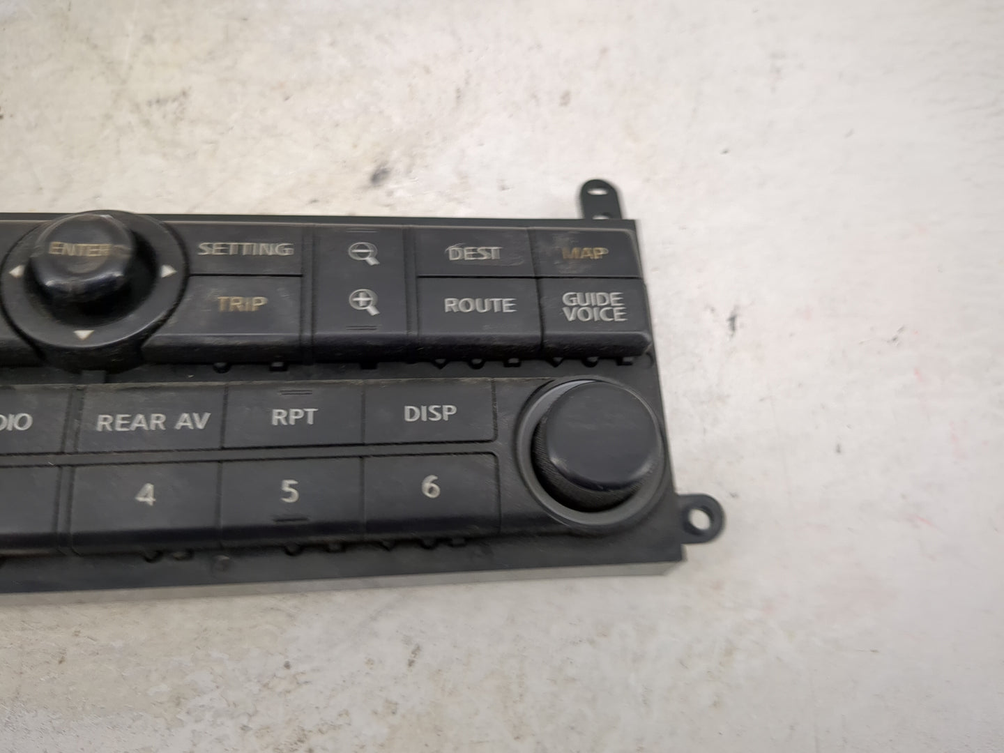 2005-2005 Nissan Pathfinder Radio Control Panel - Oemusedautoparts1.com