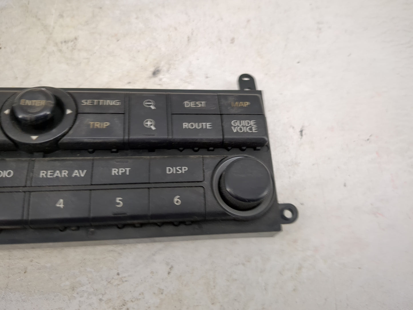 2005-2005 Nissan Pathfinder Radio Control Panel - Oemusedautoparts1.com