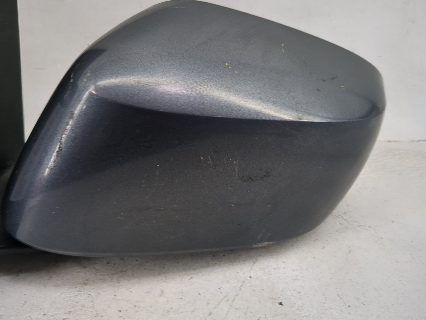 2005-2012 Nissan Pathfinder Driver Side View Mirror - Left Door Mirror OEM Used - Oemusedautoparts1.com
