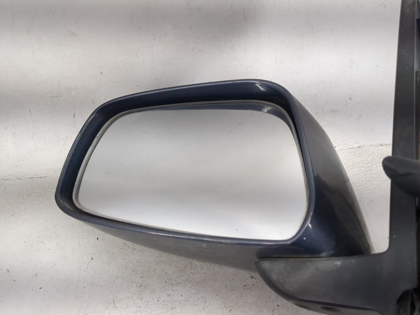 2005-2012 Nissan Pathfinder Driver Side View Mirror - Left Door Mirror OEM Used - Oemusedautoparts1.com