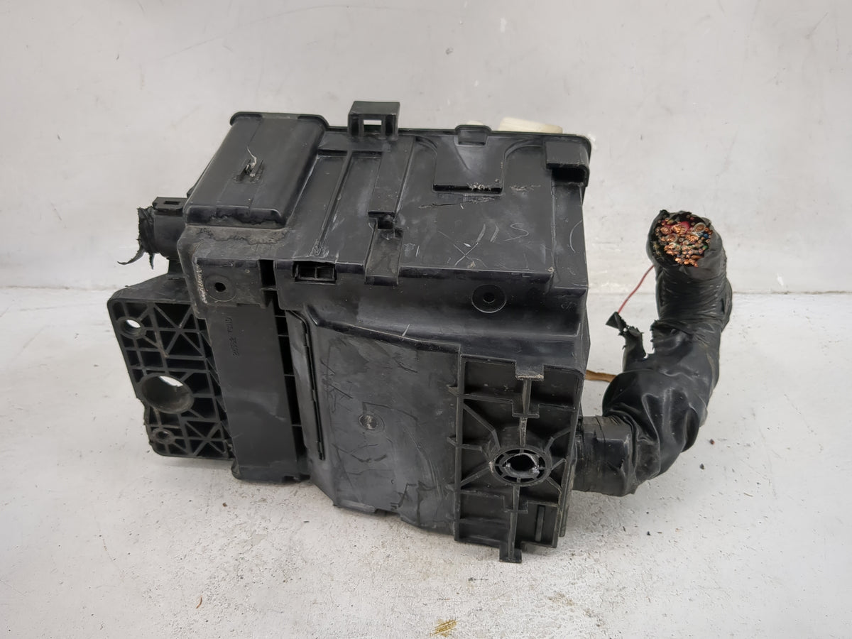 2005-2006 Nissan Pathfinder Fusebox Fuse Box Panel Relay Module P/N:7154-8498-30 Fits Fits 2005 2006 2007 OEM Used Auto Part