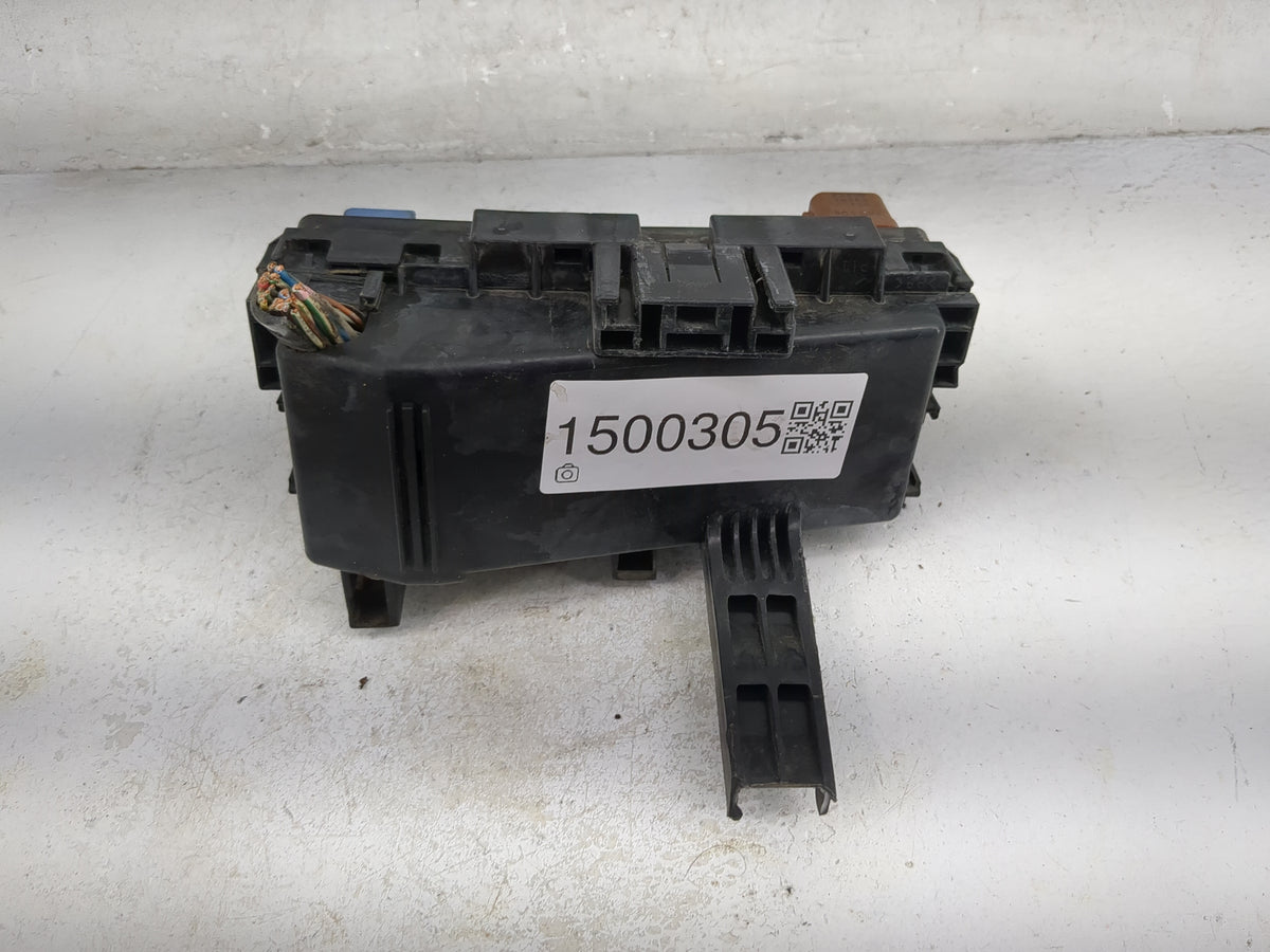 2005-2006 Nissan Pathfinder Fusebox Fuse Box Panel Relay Module P/N:24382 Fits Fits 2005 2006 2007 OEM Used Auto Parts - Oem