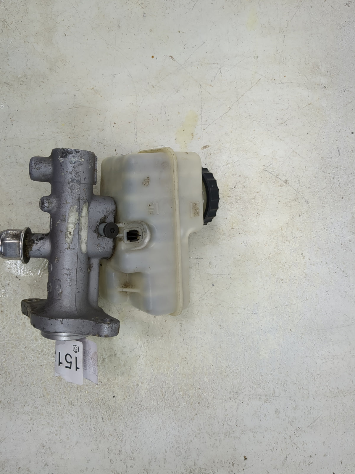 2005 Nissan Pathfinder Brake Master Cylinder - Oemusedautoparts1.com