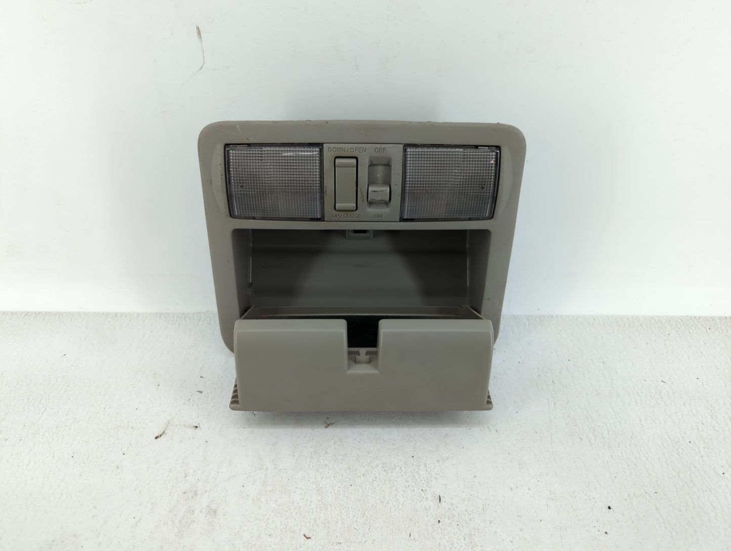 2005 Nissan Pathfinder Overhead Roof Console - Oemusedautoparts1.com