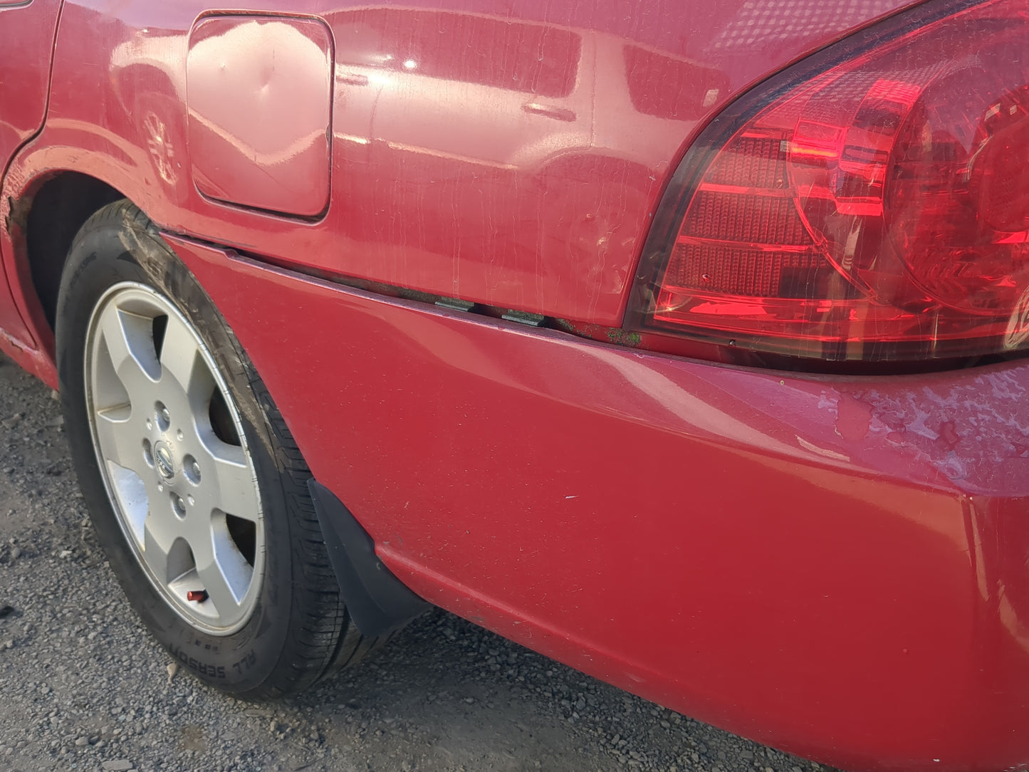 2004-2006 Nissan Sentra Rear Bumper Assembly Oem - Oemusedautoparts1.com