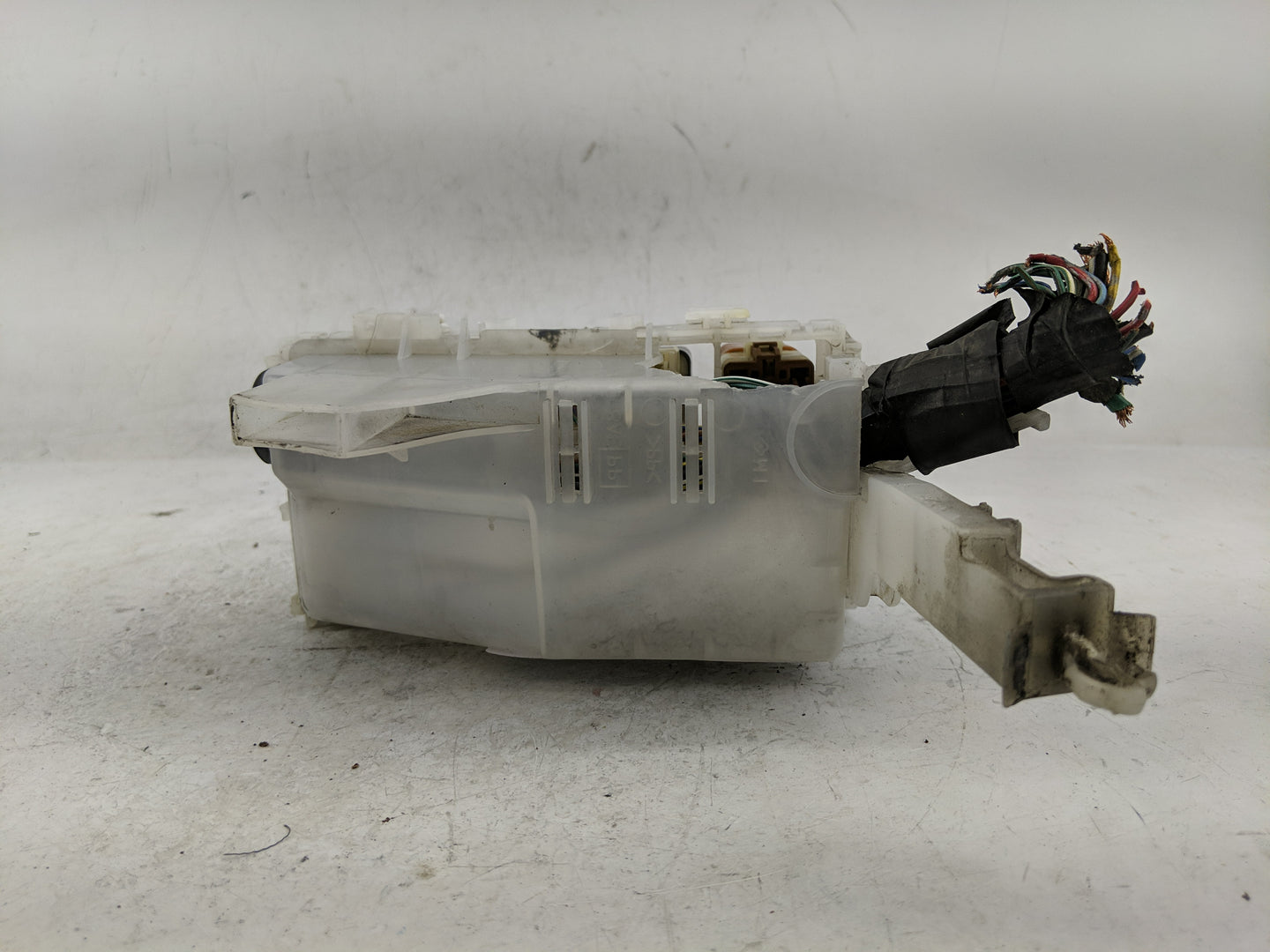 2000-2006 Nissan Sentra Fusebox Fuse Box Panel Relay Module Fits Fits 2000 2001 2002 2003 2004 2005 2006 OEM Used Auto Parts