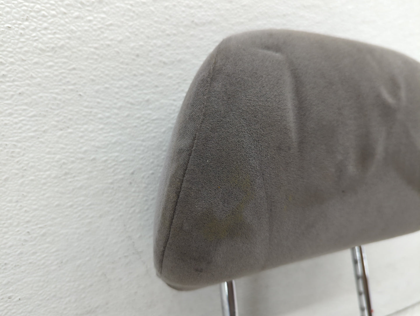 2005 Nissan Sentra Headrest Head Rest Rear Center Seat Fits OEM Used Auto Parts - Oemusedautoparts1.com