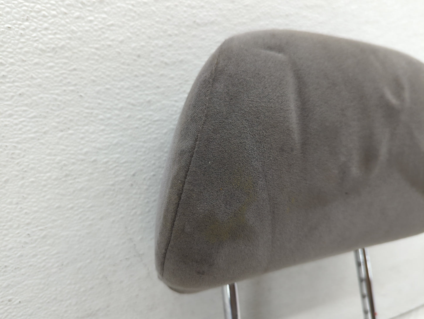 2005 Nissan Sentra Headrest Head Rest Rear Center Seat Fits OEM Used Auto Parts - Oemusedautoparts1.com