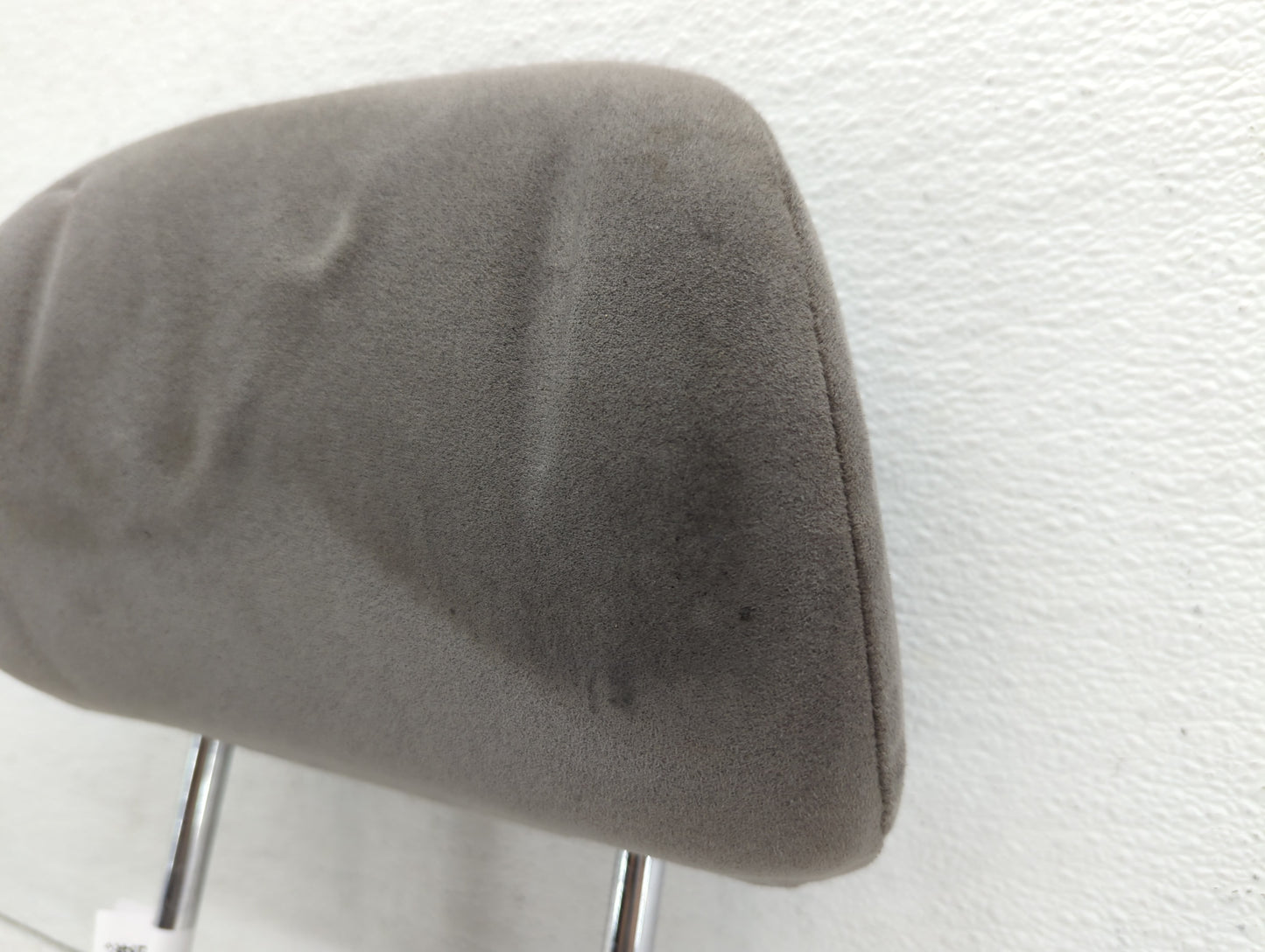 2005 Nissan Sentra Headrest Head Rest Rear Center Seat Fits OEM Used Auto Parts - Oemusedautoparts1.com