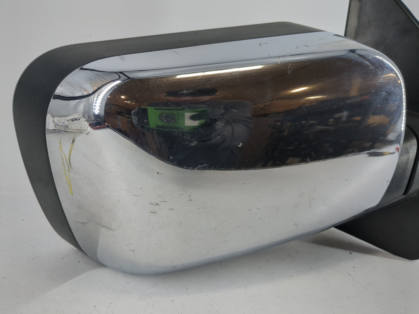 2004-2009 Nissan Titan Passenger Side View Mirror - Right Door Mirror OEM Used - Oemusedautoparts1.com