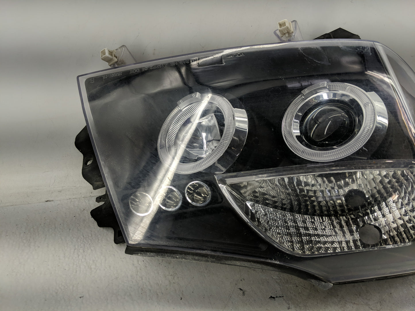 2004-2007 Nissan Titan Passenger Right Oem Head Light Headlight Lamp - Oemusedautoparts1.com