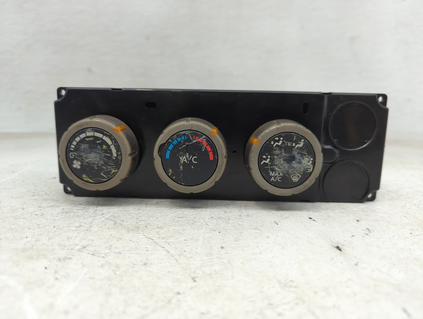 2005 Nissan Titan Climate Control Module Temperature AC/Heater Replacement Fits OEM Used Auto Parts - Oemusedautoparts1.com