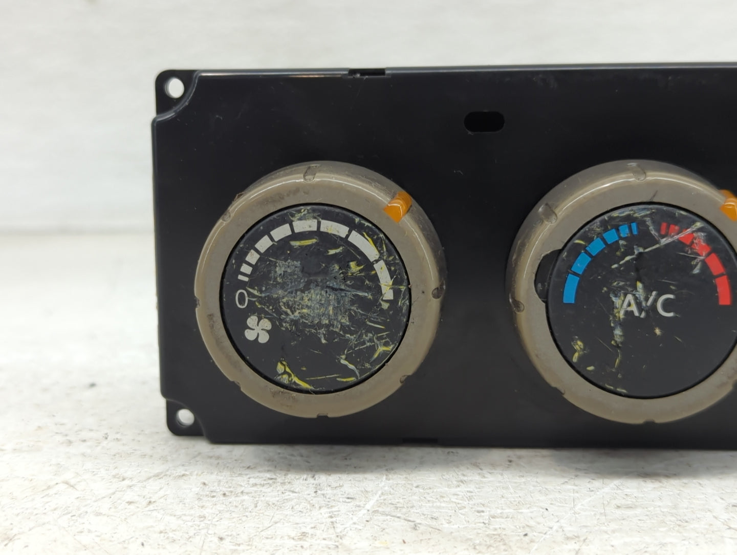 2005 Nissan Titan Climate Control Module Temperature AC/Heater Replacement Fits OEM Used Auto Parts - Oemusedautoparts1.com