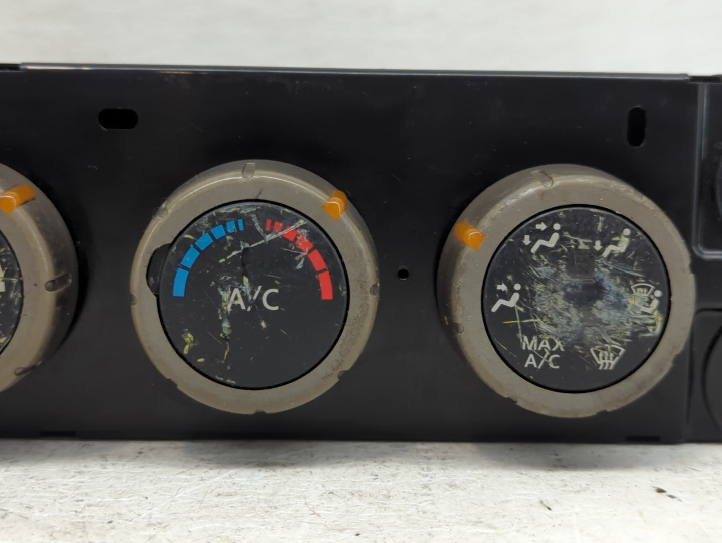 2005 Nissan Titan Climate Control Module Temperature AC/Heater Replacement Fits OEM Used Auto Parts - Oemusedautoparts1.com