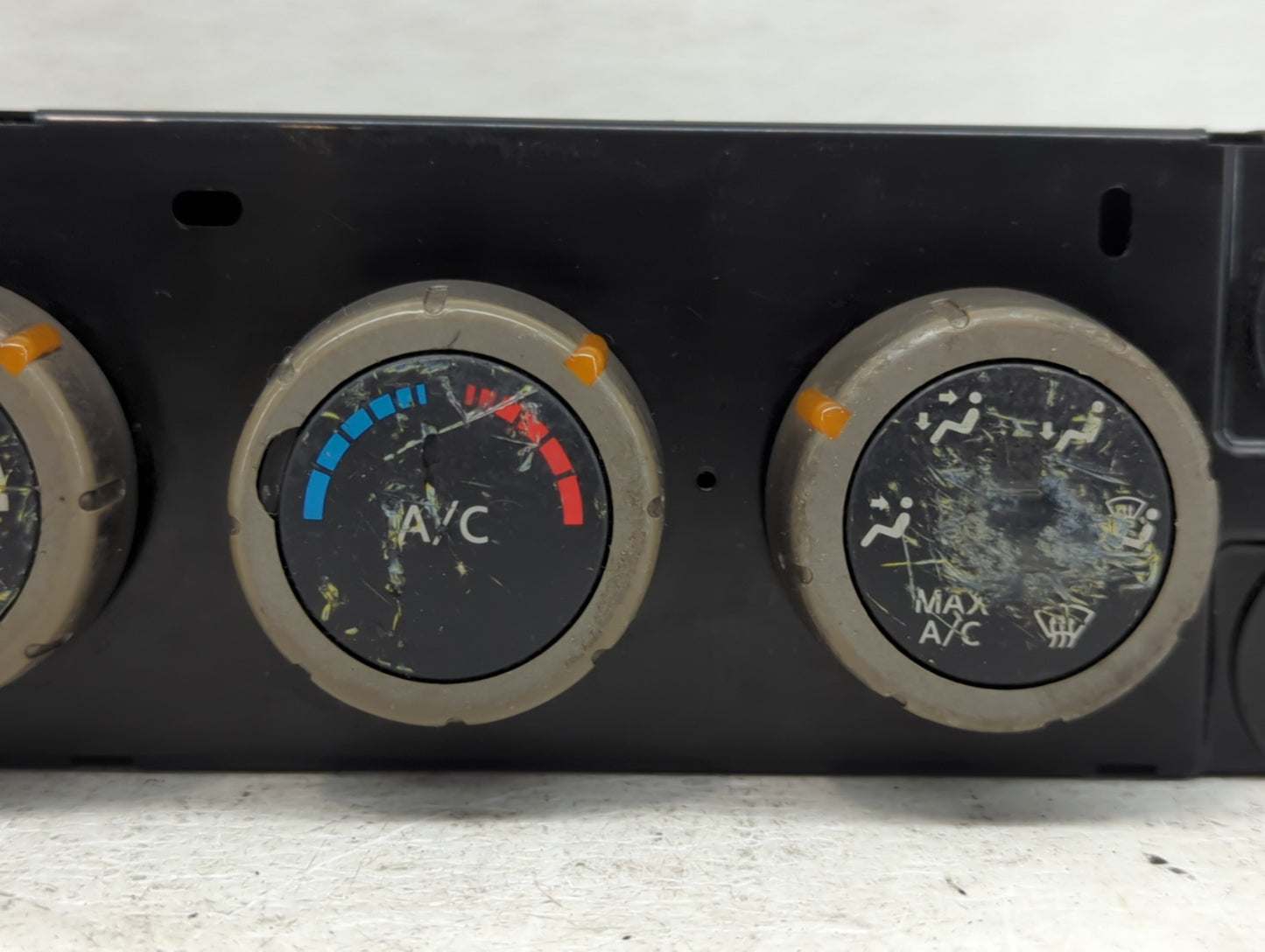 2005 Nissan Titan Climate Control Module Temperature AC/Heater Replacement Fits OEM Used Auto Parts - Oemusedautoparts1.com