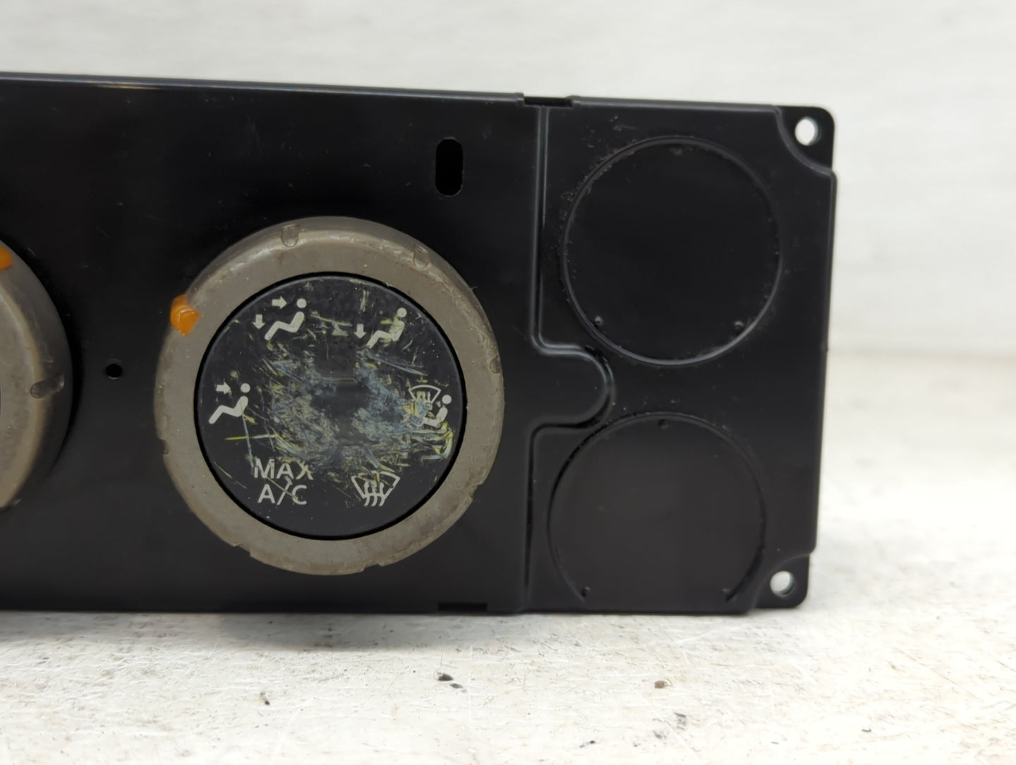 2005 Nissan Titan Climate Control Module Temperature AC/Heater Replacement Fits OEM Used Auto Parts - Oemusedautoparts1.com