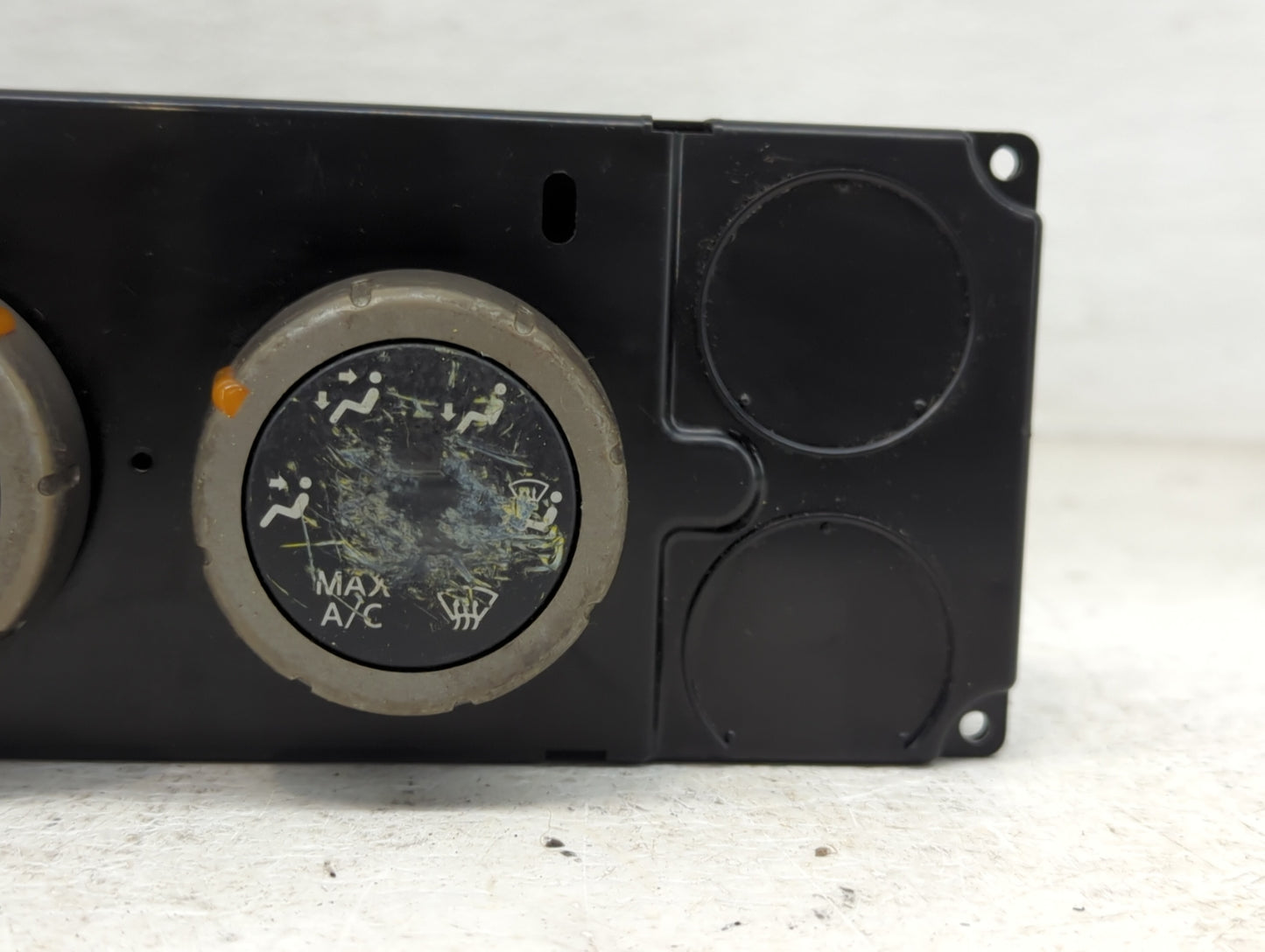 2005 Nissan Titan Climate Control Module Temperature AC/Heater Replacement Fits OEM Used Auto Parts - Oemusedautoparts1.com